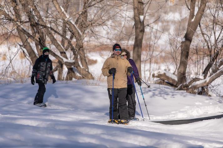 people skiing